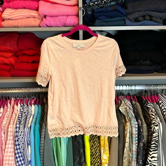 Loft peach colored short sleeve with embroidery top size XS NWT - Picture 1 of 3
